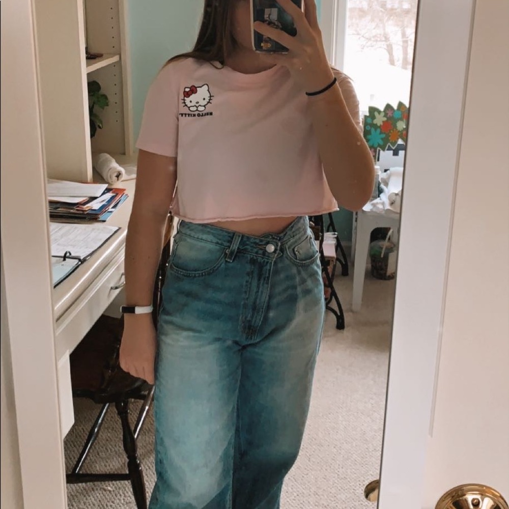 Hello Kitty Cropped T-Shirt